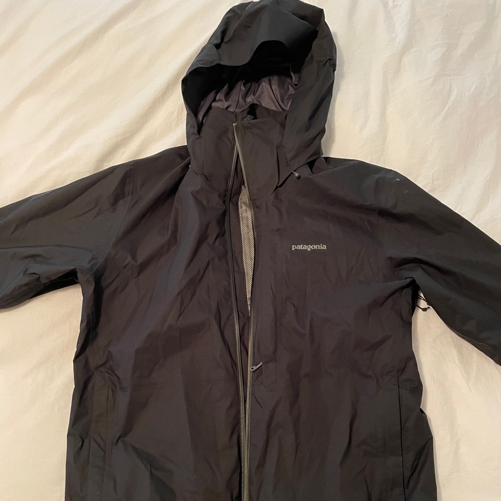 Patagonia 3-1 snow jacket (shell only). Men’s XL